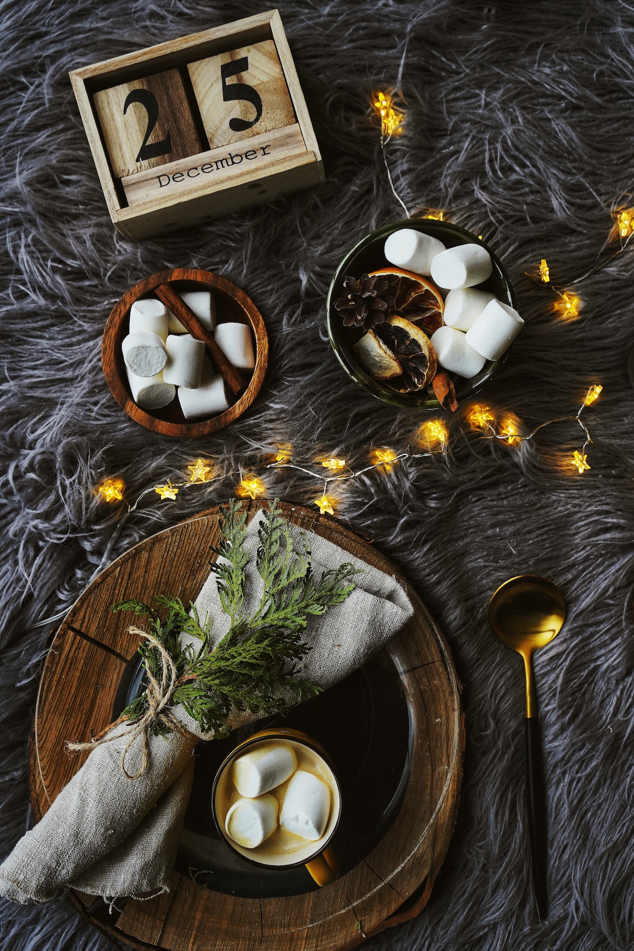 Een gids voor het bezoeken van kerstmarkten met kinderen: Tips en ideeën voor het plannen van een gezinsvriendelijk bezoek aan een kerstmarkt post thumbnail image